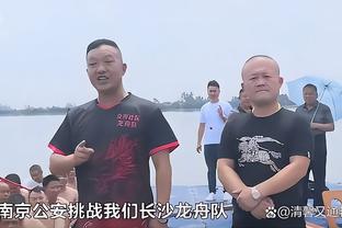 德里赫特谈拜仁签后卫：队内竞争很正常，比赛很多我们需要人手